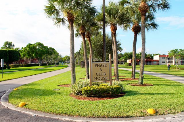 120 Lake Meryl Drive 117, West Palm Beach, FL 33411