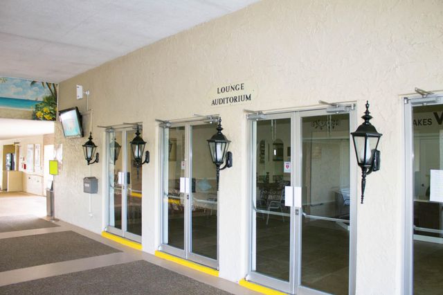 120 Lake Meryl Drive 117, West Palm Beach, FL 33411