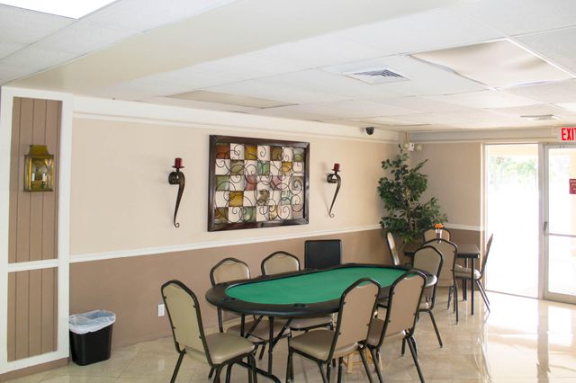 120 Lake Meryl Drive 117, West Palm Beach, FL 33411