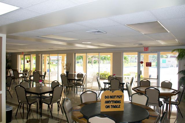 120 Lake Meryl Drive 117, West Palm Beach, FL 33411