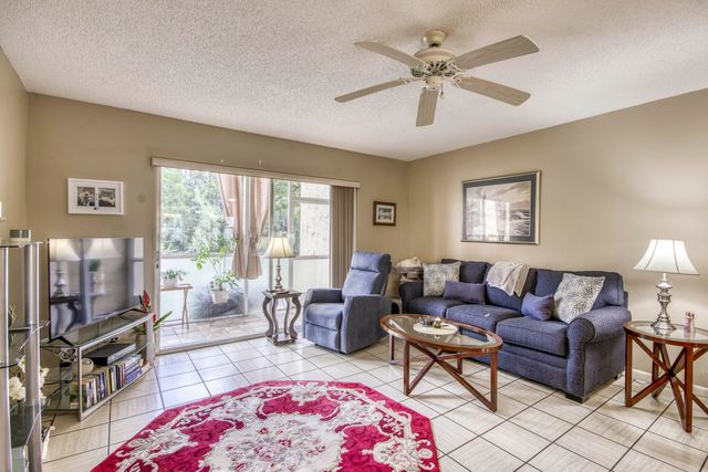 120 Lake Meryl Drive 117, West Palm Beach, FL 33411