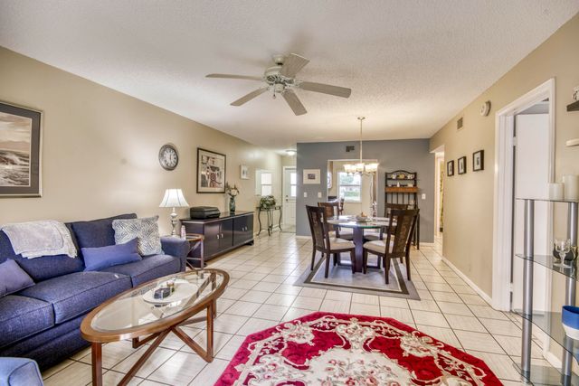120 Lake Meryl Drive 117, West Palm Beach, FL 33411