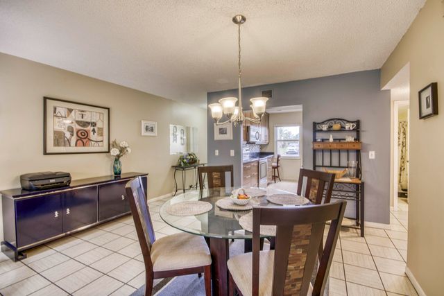 120 Lake Meryl Drive 117, West Palm Beach, FL 33411