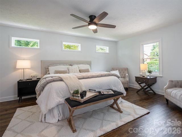 21 W Chapel Road, Asheville, NC 28803