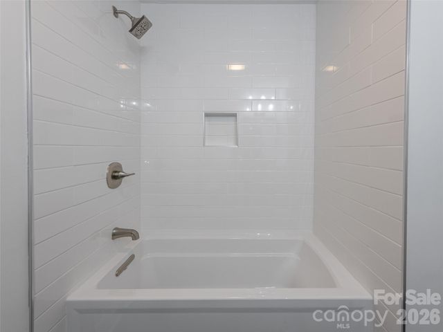 21 W Chapel Road, Asheville, NC 28803