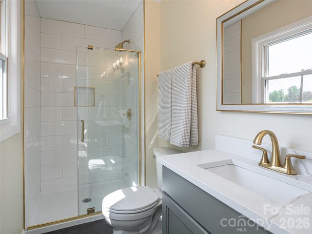 21 W Chapel Road, Asheville, NC 28803