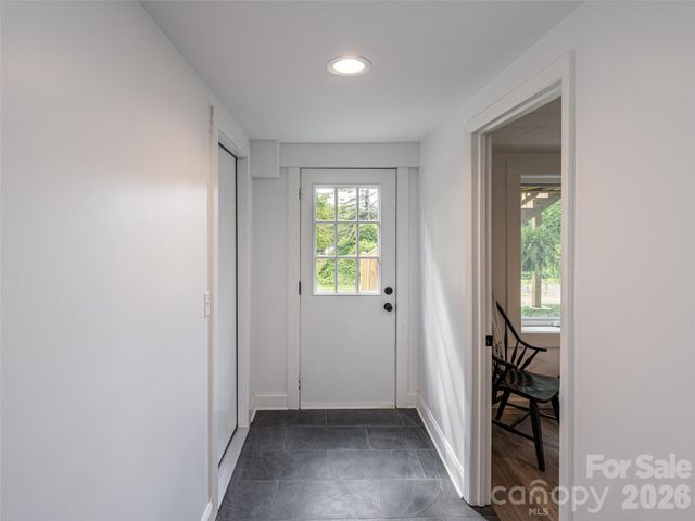 21 W Chapel Road, Asheville, NC 28803