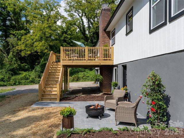 21 W Chapel Road, Asheville, NC 28803