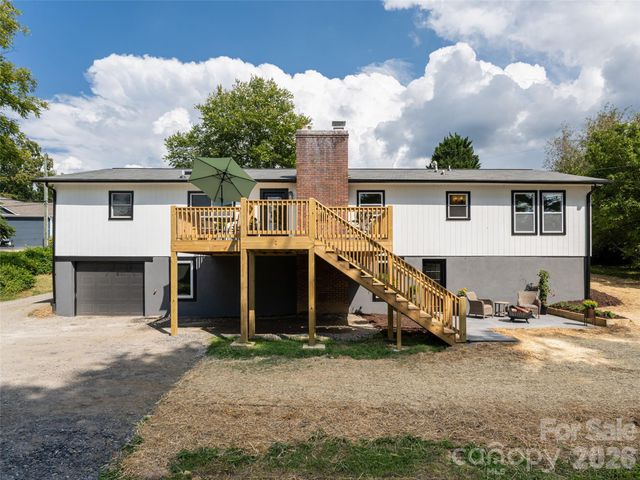 21 W Chapel Road, Asheville, NC 28803