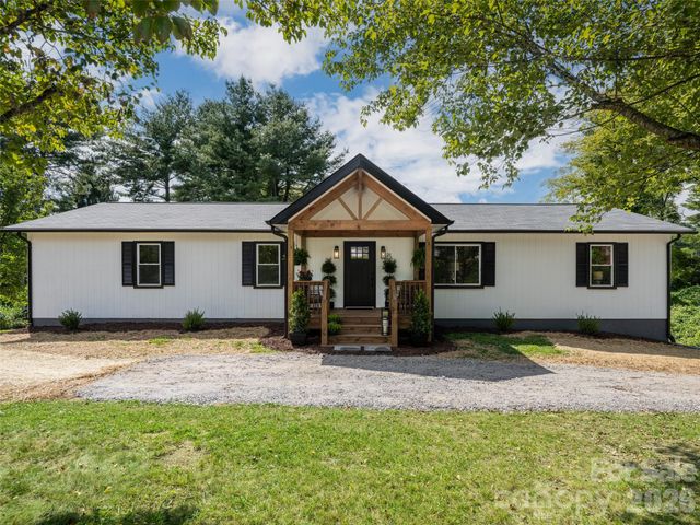 21 W Chapel Road, Asheville, NC 28803