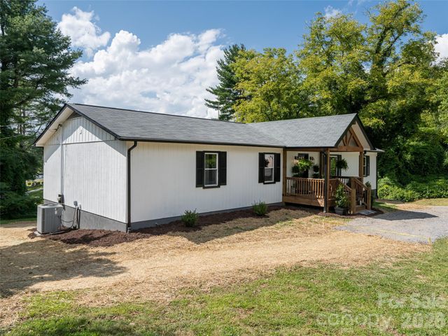 21 W Chapel Road, Asheville, NC 28803