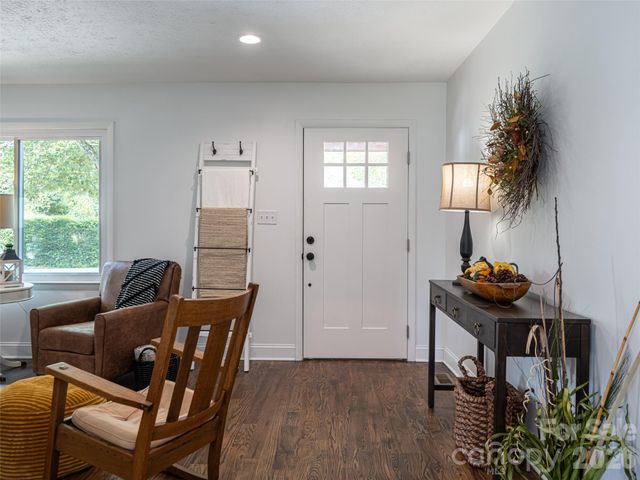21 W Chapel Road, Asheville, NC 28803