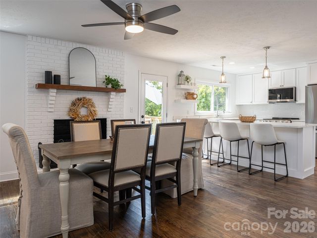 21 W Chapel Road, Asheville, NC 28803