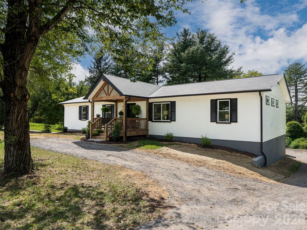 21 W Chapel Road, Asheville, NC 28803