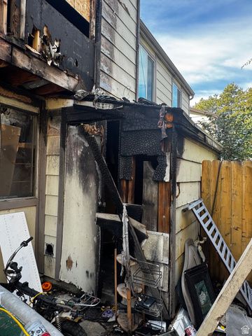 6030 S 2075 E, Holladay, UT 84121