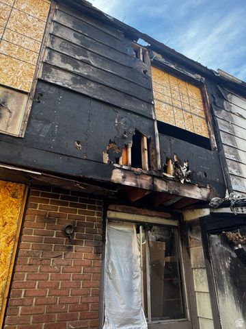 6030 S 2075 E, Holladay, UT 84121