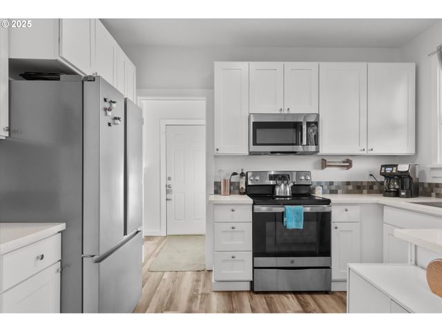 701 S 5TH Ave, Kelso, WA 98626