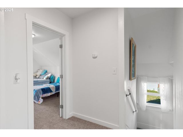 701 S 5TH Ave, Kelso, WA 98626