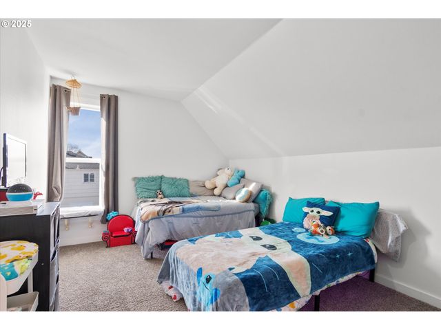 701 S 5TH Ave, Kelso, WA 98626