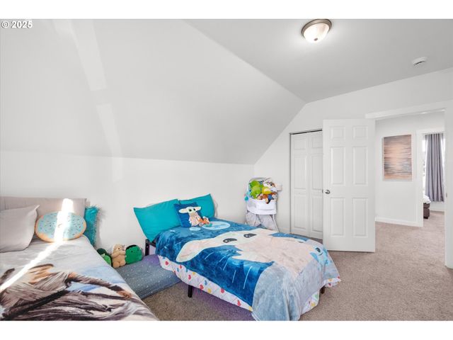 701 S 5TH Ave, Kelso, WA 98626