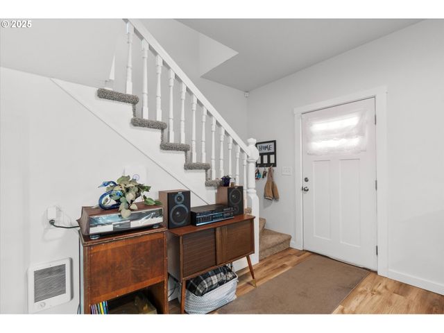 701 S 5TH Ave, Kelso, WA 98626