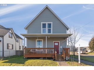 701 S 5TH Ave, Kelso, WA 98626