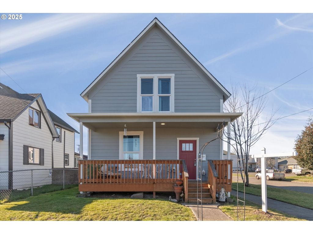 701 S 5TH Ave, Kelso, WA 98626