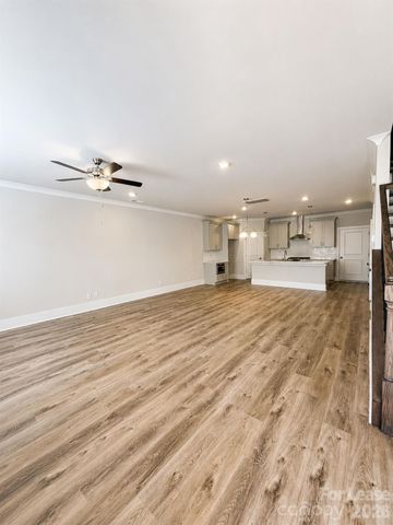 4634 Dogwood Place, Charlotte, NC 28212