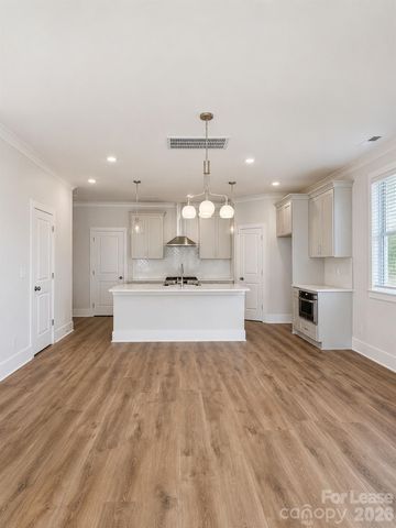 4634 Dogwood Place, Charlotte, NC 28212