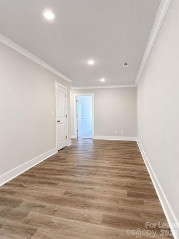 4634 Dogwood Place, Charlotte, NC 28212