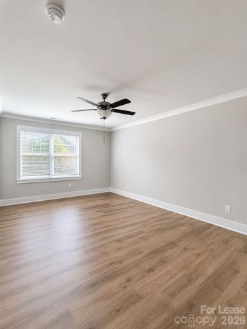 4634 Dogwood Place, Charlotte, NC 28212