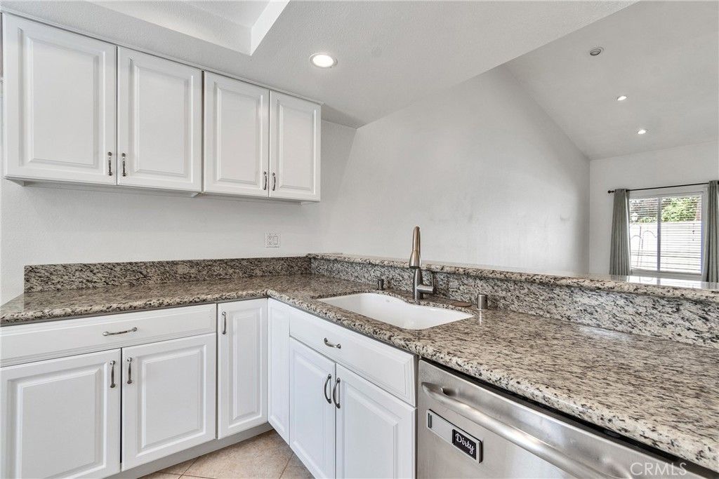 Image 7 of property listing at 1171 Stone Pine Lane C, Corona, CA 92879