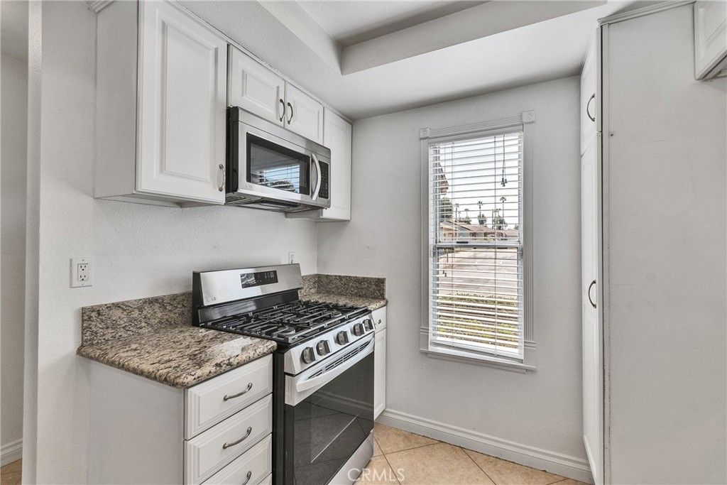 Image 8 of property listing at 1171 Stone Pine Lane C, Corona, CA 92879