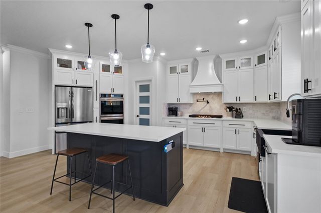 1911 Gaines Street, Pea Ridge, AR 72751