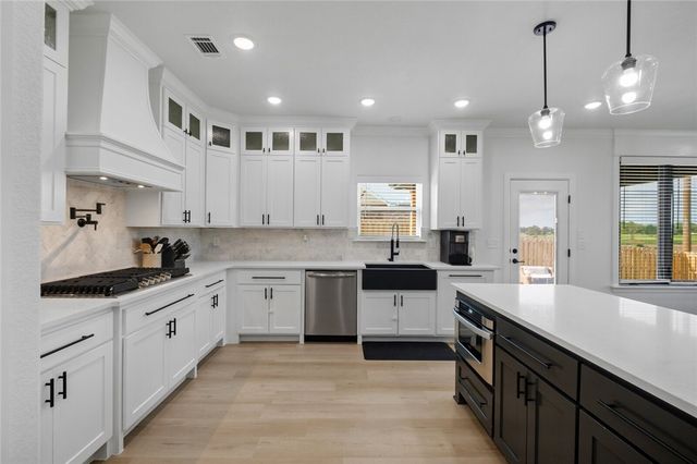 1911 Gaines Street, Pea Ridge, AR 72751