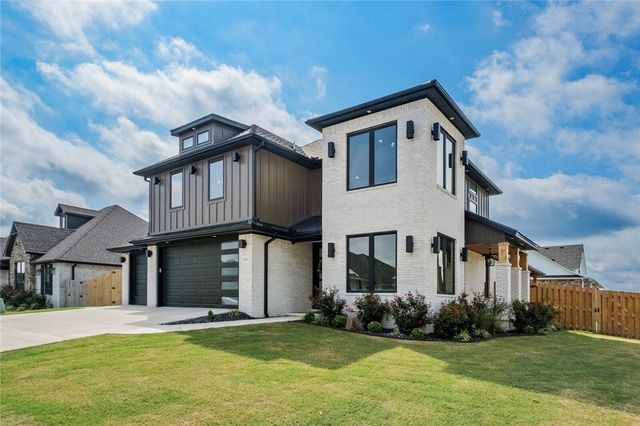 1911 Gaines Street, Pea Ridge, AR 72751