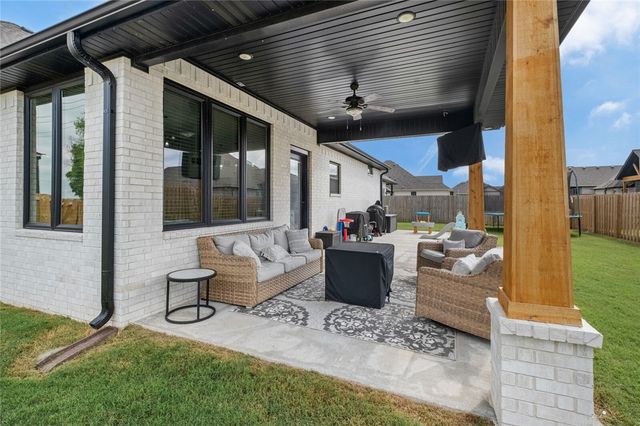 1911 Gaines Street, Pea Ridge, AR 72751