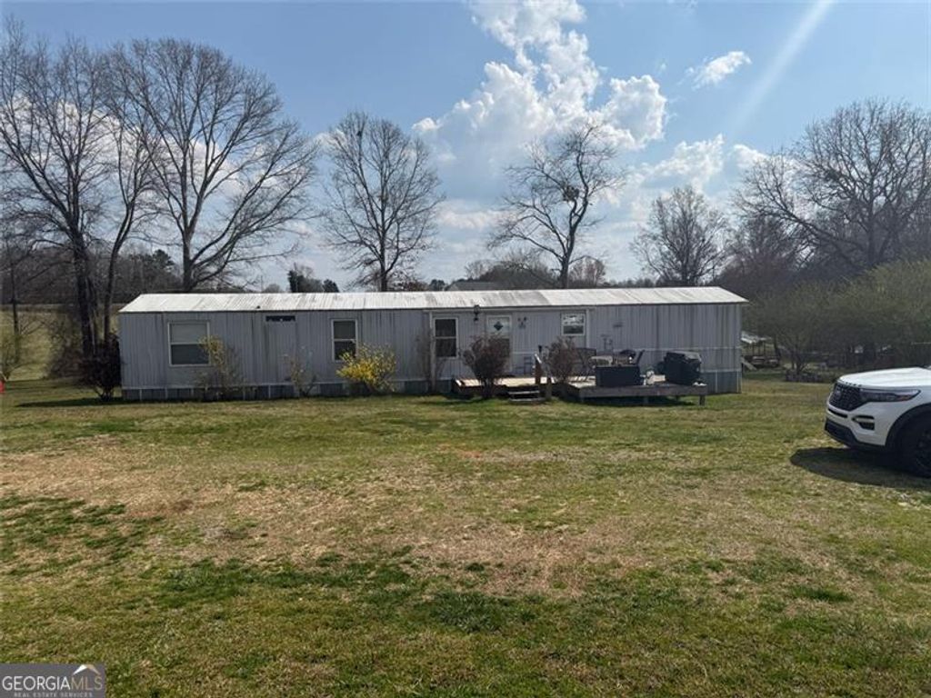 214 HOMER STEPHENS Road, Cornelia, GA 30531