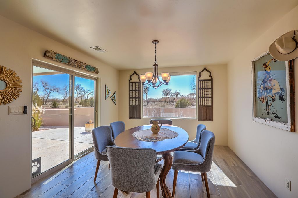 Image 10 of property listing at 1001 Avenida Los Suenos, Bernalillo, NM 87004