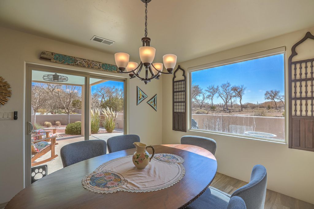 Image 11 of property listing at 1001 Avenida Los Suenos, Bernalillo, NM 87004