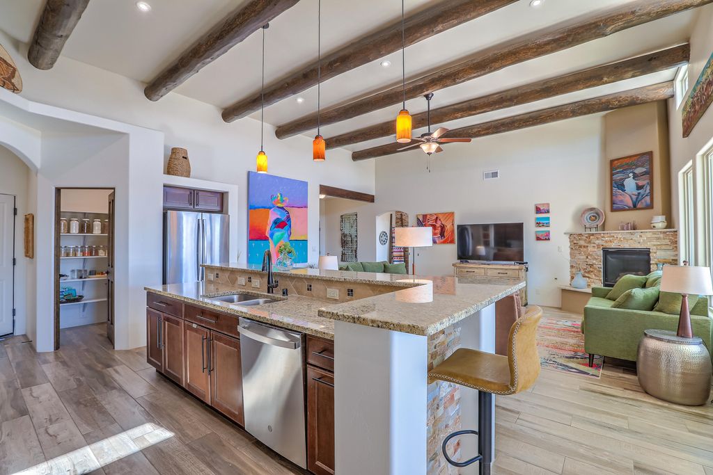 Image 12 of property listing at 1001 Avenida Los Suenos, Bernalillo, NM 87004