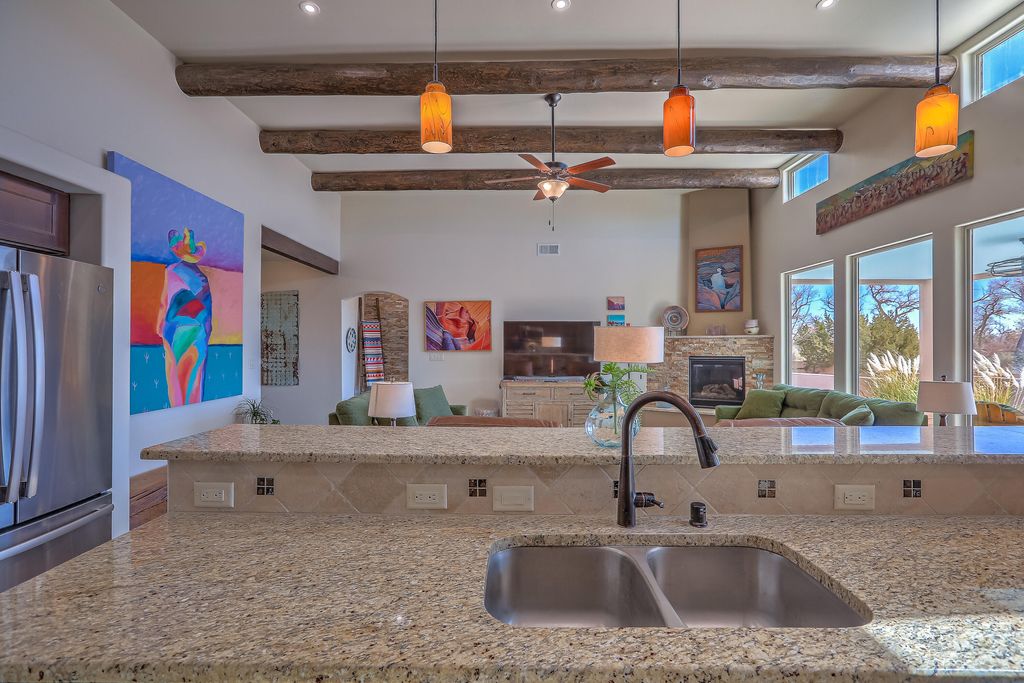 Image 18 of property listing at 1001 Avenida Los Suenos, Bernalillo, NM 87004