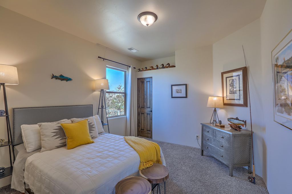 Image 19 of property listing at 1001 Avenida Los Suenos, Bernalillo, NM 87004