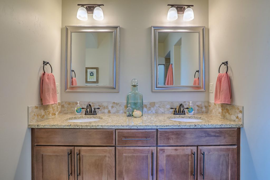 Image 30 of property listing at 1001 Avenida Los Suenos, Bernalillo, NM 87004