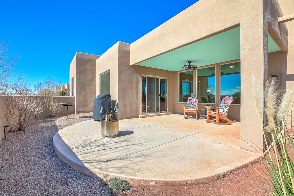 Image 38 of property listing at 1001 Avenida Los Suenos, Bernalillo, NM 87004