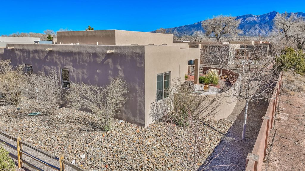 Image 47 of property listing at 1001 Avenida Los Suenos, Bernalillo, NM 87004