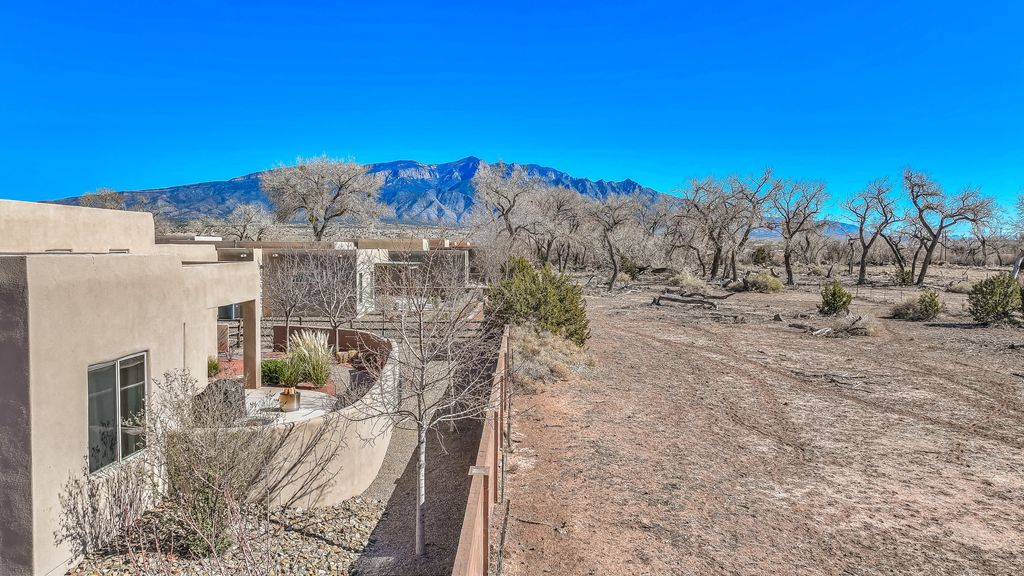Image 48 of property listing at 1001 Avenida Los Suenos, Bernalillo, NM 87004