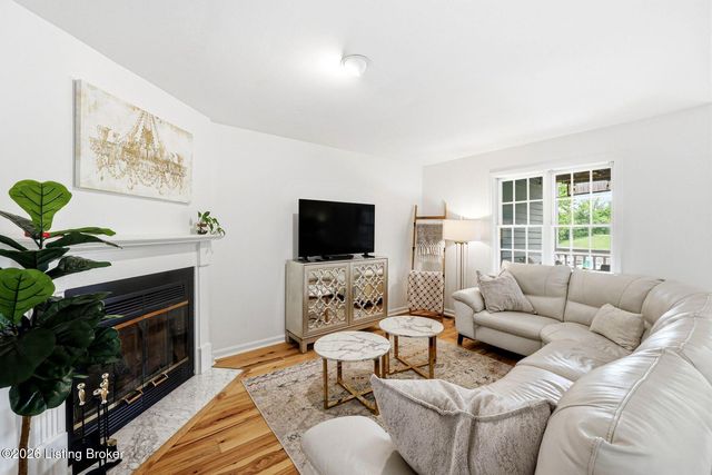 4001 Harrods Landing Dr, Prospect, KY 40059