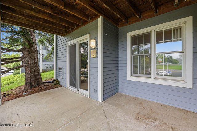 4001 Harrods Landing Dr, Prospect, KY 40059