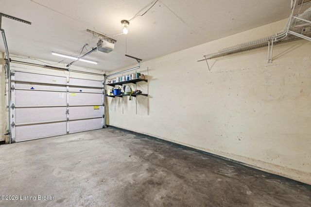4001 Harrods Landing Dr, Prospect, KY 40059